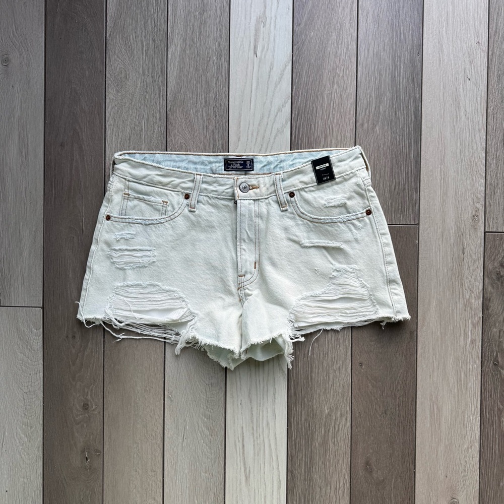 Abercrombie & Fitch Low Rise Distressed Denim Shorts | Size: 8 | NWT
